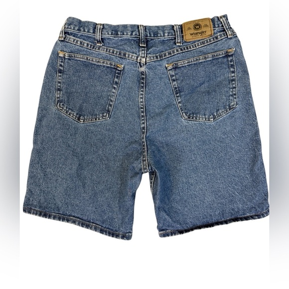 Wrangler Men’s Classic Blue Denim Shorts Size 36 #1734 - Picture 2 of 3